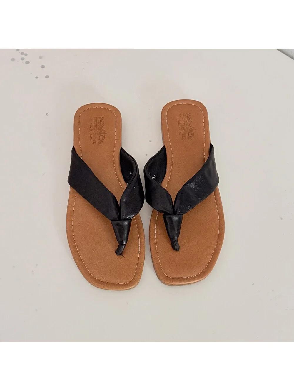 Coach And Four Sassari Womens Size 8M Leather Black Thong Flip Flop Sandals Shoe